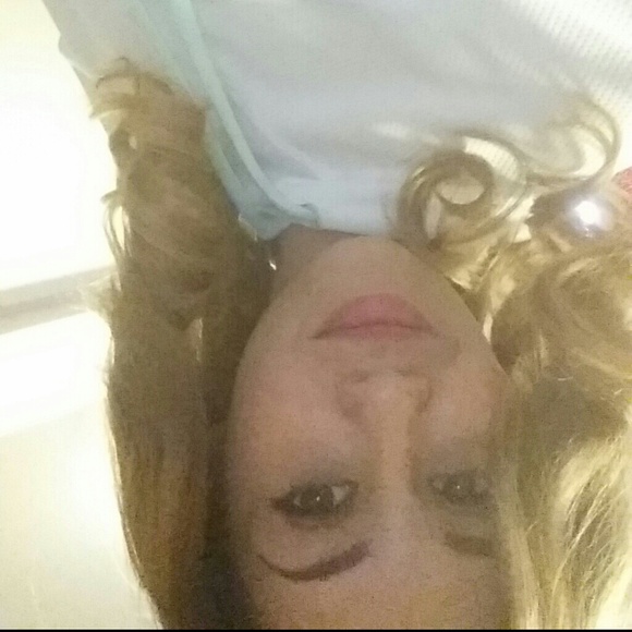 Profile Picture of Yolanda Miranda (@yomarie01) on Poshmark