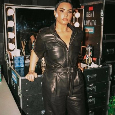 Profile Picture of 𝕾𝖐𝖞𝖑𝖆𝖗 𝕵𝖆𝖒𝖊𝖘  🗝 (@skylar_james_11) on Twitter