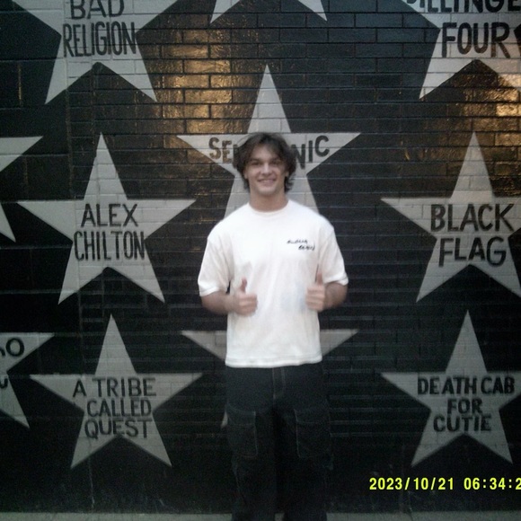 Gage Hesting - Poshmark Profile Picture of Gage Hesting (@gagehesting) on Poshmark