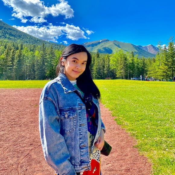 Profile Picture of Christine Ponciano (@christinepon) on Poshmark