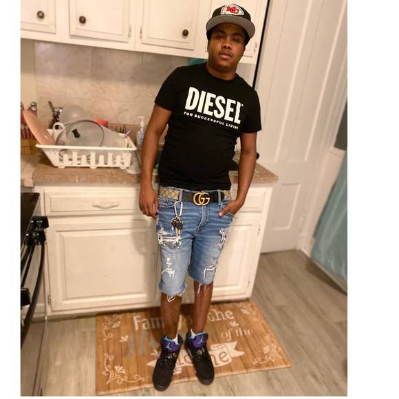 Profile Picture of Lonzo Reed (@lonzoreed13) on Poshmark