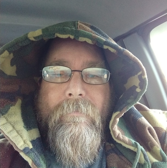 Profile Picture of Jeff Mayhugh (@sharklovr916) on Poshmark