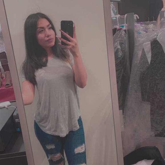 Profile Picture of Daniela Bonilla (@bjaqueline33) on Poshmark