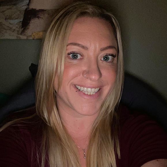 Profile Picture of Sarah Holstrom (@58monkeys) on Poshmark