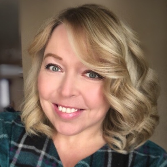 Profile Picture of Christine Primeau (@c_primeau) on Poshmark