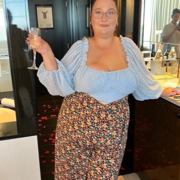 Profile Picture of Jacinta Demarteau (@jacintakrystal) on Poshmark