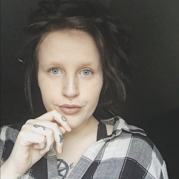 Profile Picture of Courtney Maloney (@that207chick) on Poshmark