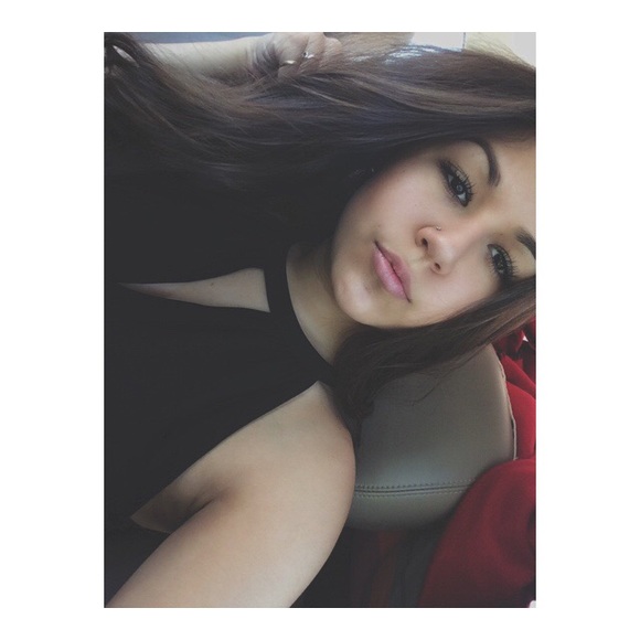 Profile Picture of Kenia Jimenez (@kenia_j) on Poshmark