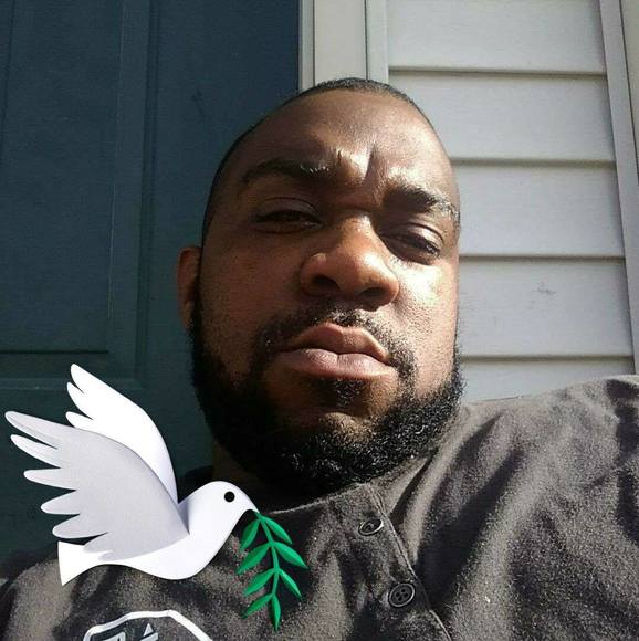 Profile Picture of Alexander Morrow (@alexandermorrow) on Poshmark
