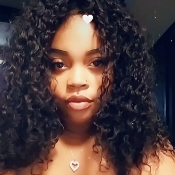 Profile Picture of Brandy Hodge (@princess_bee763) on Poshmark