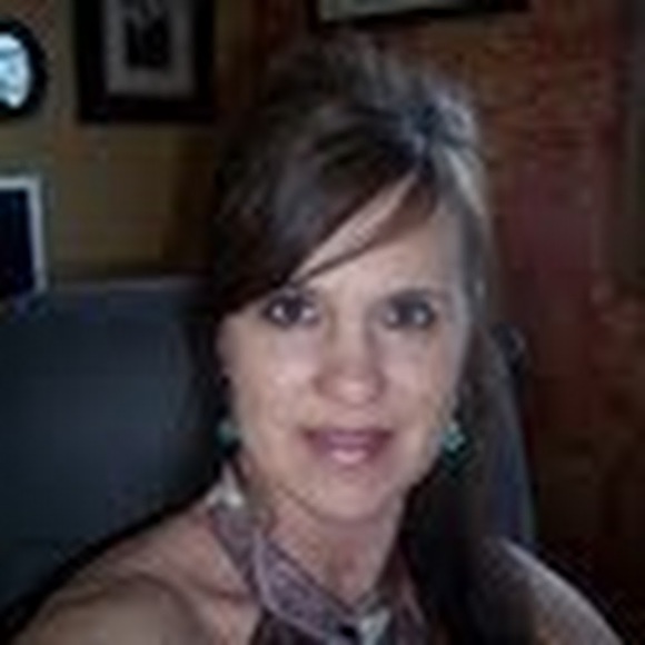 Profile Picture of Jackie Strydom (@jackieozbun1) on Poshmark