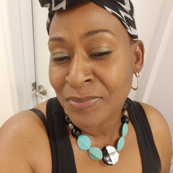 Profile Picture of Juanita Barron (@neckrocks69) on Poshmark