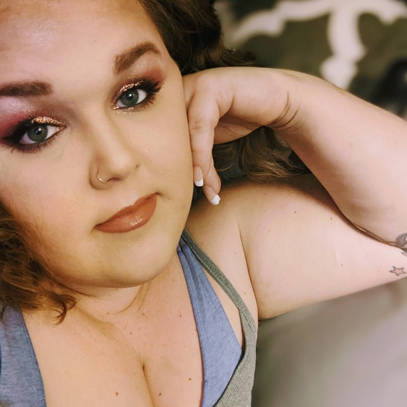 Profile Picture of Destiny Stiglet (@destiinyy) on Poshmark