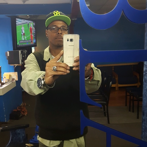 Profile Picture of Ronald Crawford (@ronaldcrawford) on Poshmark
