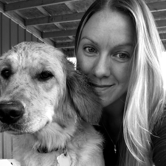 Profile Picture of Payton Schwing (@paschwing) on Poshmark