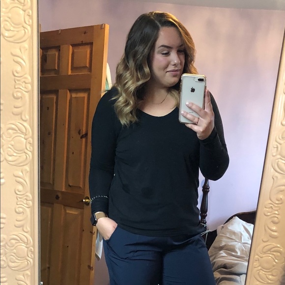 Profile Picture of Haley Wade (@hbwade99) on Poshmark