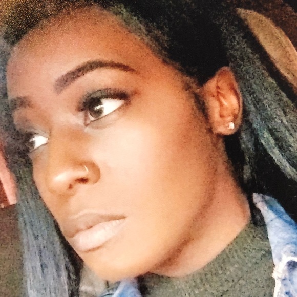 Profile Picture of Keidra Smith (@leahsyn) on Poshmark