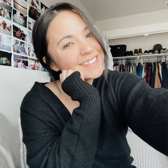 Profile Picture of Jazmyn Nedzwecky (@jazmynedz) on Poshmark