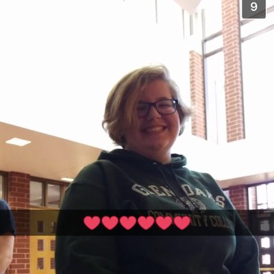 Profile Picture of Chloe Crouch (@Crouchless01) on Twitter