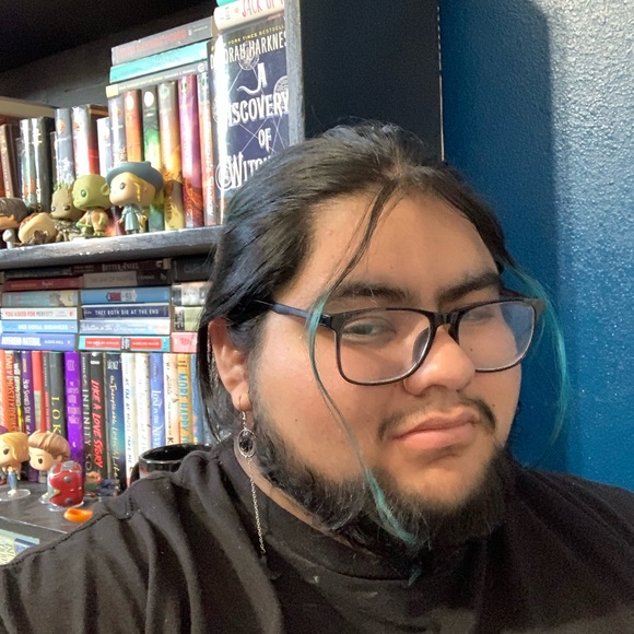 Profile Picture of Alexander Barrios (@alexanderbar264) on Poshmark