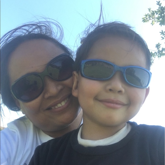 Profile Picture of Ann Jimenez (@loveshop1212) on Poshmark