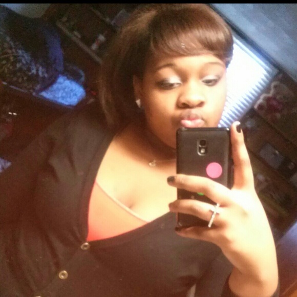 Profile Picture of Bianca Watson (@shawtyunknown) on Poshmark