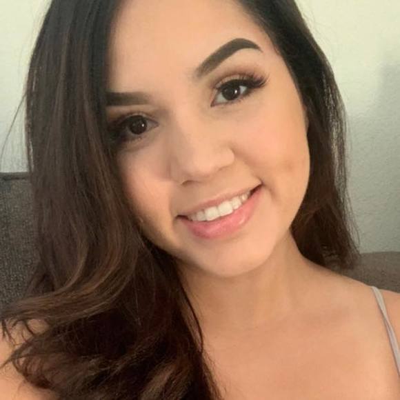 Profile Picture of Bryanna Hope (@hopefecteau) on Poshmark