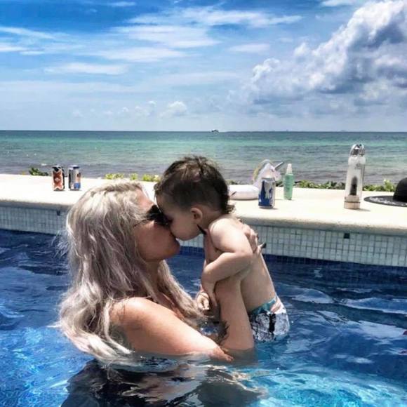 Profile Picture of Danielle Trythall (@daniyellsalot13) on Poshmark