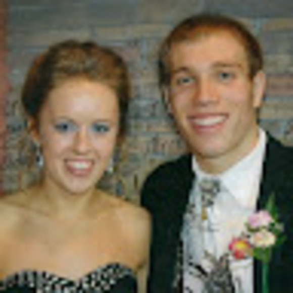 Profile Picture of Allison Stolee (@alligirl813) on Poshmark