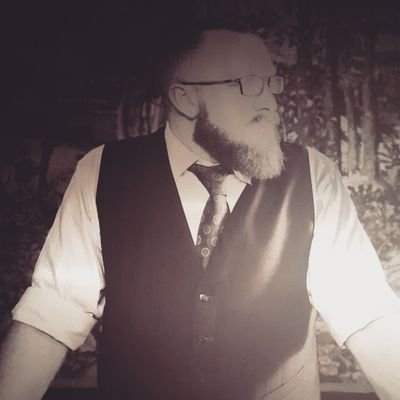 Profile Picture of Stephen Halpin (@gingerbartender) on Twitter