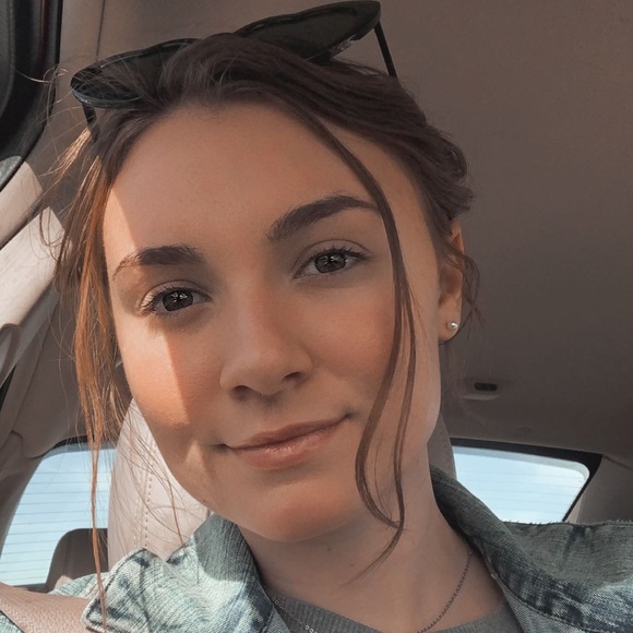 Profile Picture of Jaylen Dillow (@j_dillow) on Poshmark