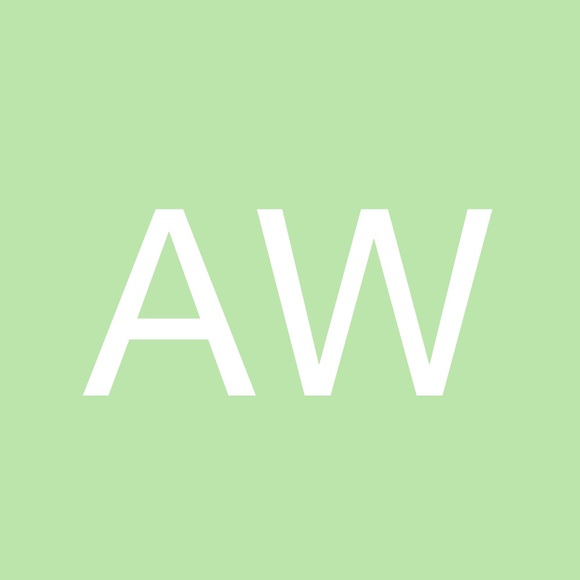 Profile Picture of Alana Weisenberg (@alanahopee) on Poshmark