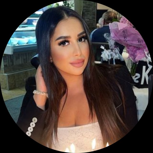 Profile Picture of Adam Noble (@adam_noble) on Poshmark