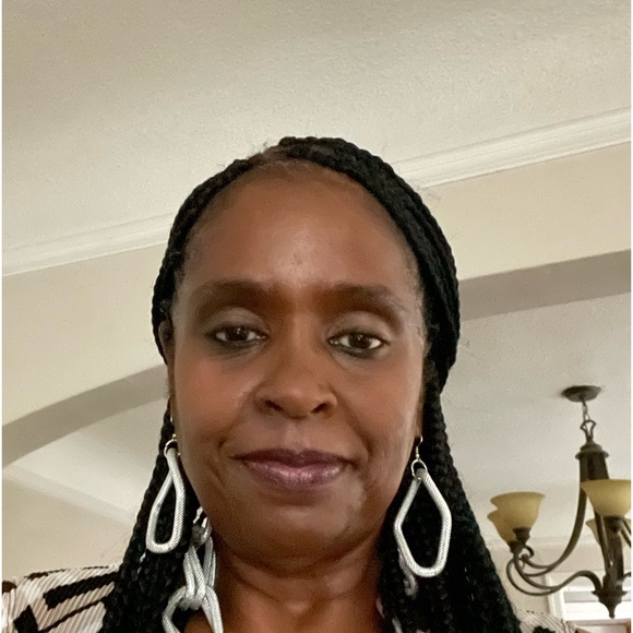 Profile Picture of Terri Dixon (@mstld4607) on Poshmark