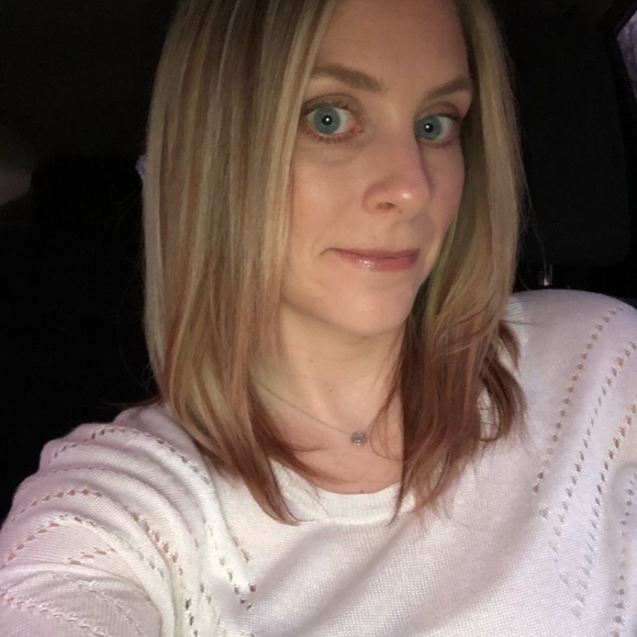 Profile Picture of Pam Antonowicz (@lynn1081) on Poshmark