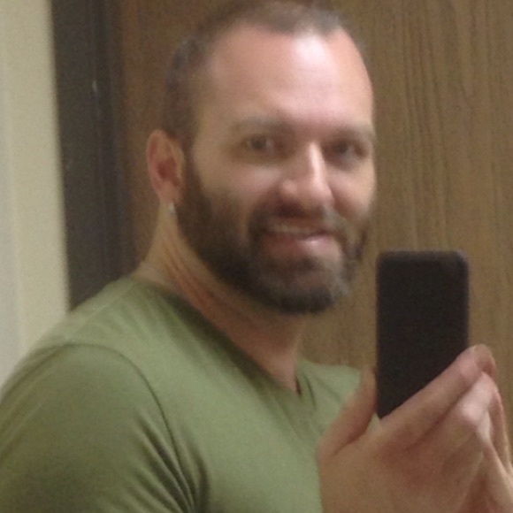 Profile Picture of Jeffrey Hemphill (@duluthice) on Poshmark
