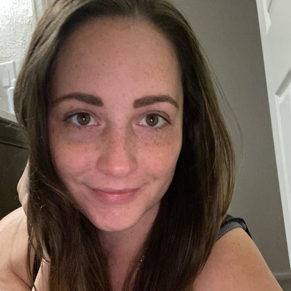 Profile Picture of Lindsey Noblitt (@lnoblitt) on Poshmark
