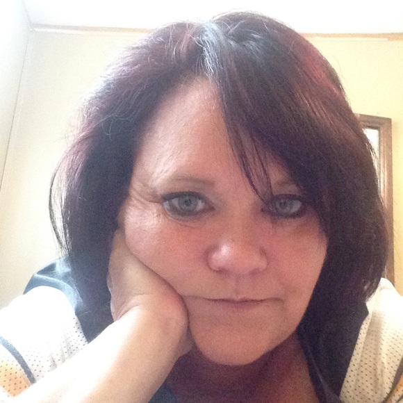 Profile Picture of Kim Maxwell (@kimbo4581) on Poshmark