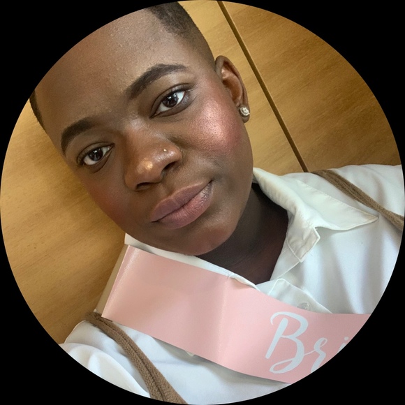 Profile Picture of Carrington Nicole (@betseyvillelady) on Poshmark