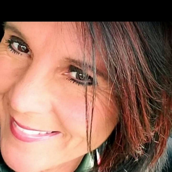 Profile Picture of Sonya Dempsey (@lwordrennie) on Poshmark