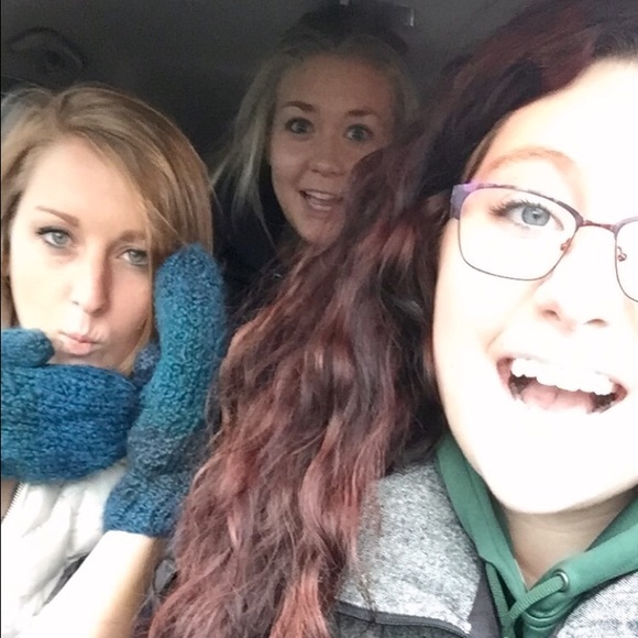 Profile Picture of Brooke Ruschmeyer (@brookerusch) on Poshmark