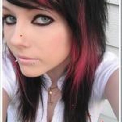 Profile Picture of Frances Sutton (@Mefaputu) on Twitter