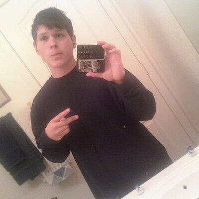 Profile Picture of Christopher Marin (@wayt00many) on Twitter