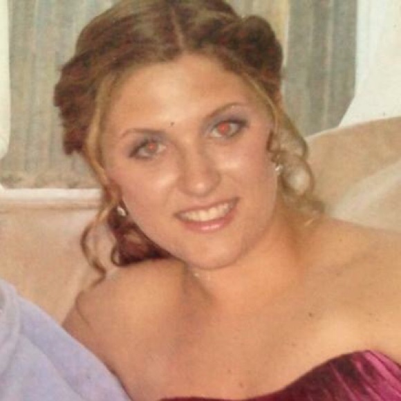 Profile Picture of Lauren Lohmar (@lohmar93) on Poshmark