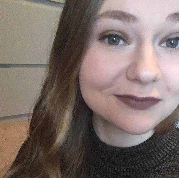 Profile Picture of Melissa Kriz (@meldkriz) on Poshmark