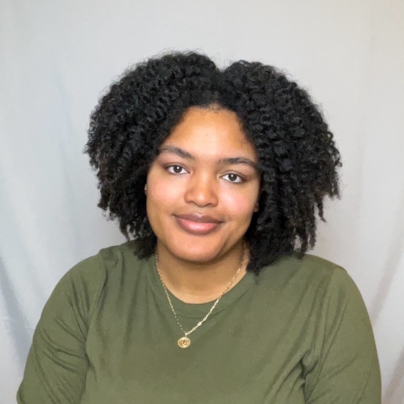 Profile Picture of Imani James (@imanij01) on Poshmark