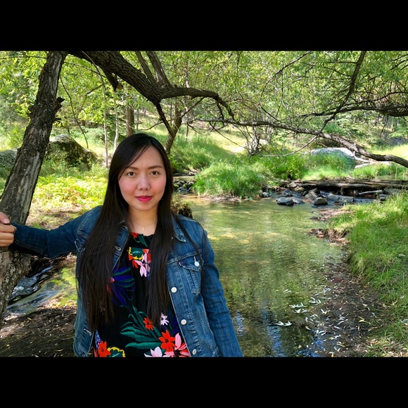 Profile Picture of Ivy Phillips (@ijphillips01) on Poshmark