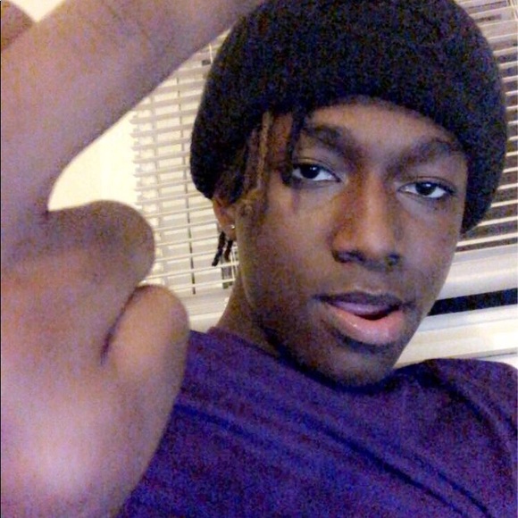 Profile Picture of Aswad Cobbs (@sneakersaint1) on Poshmark