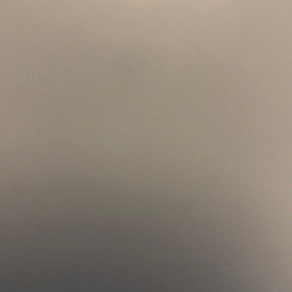 Profile Picture of Anne Ngugi (@awngugi) on Poshmark