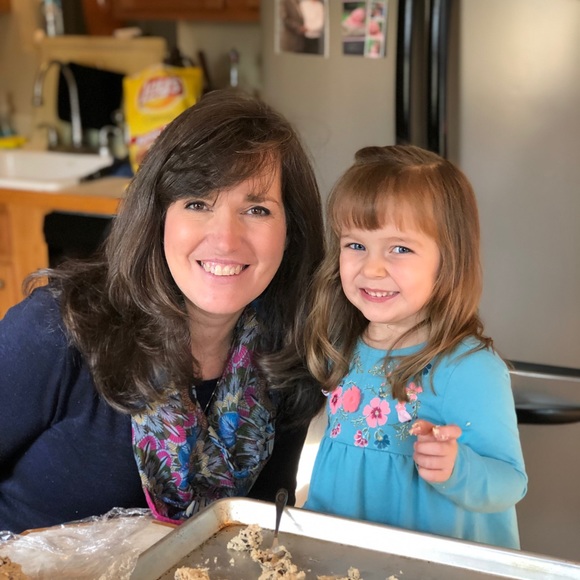 Profile Picture of Sharon Haley (@sharonlhaley) on Poshmark